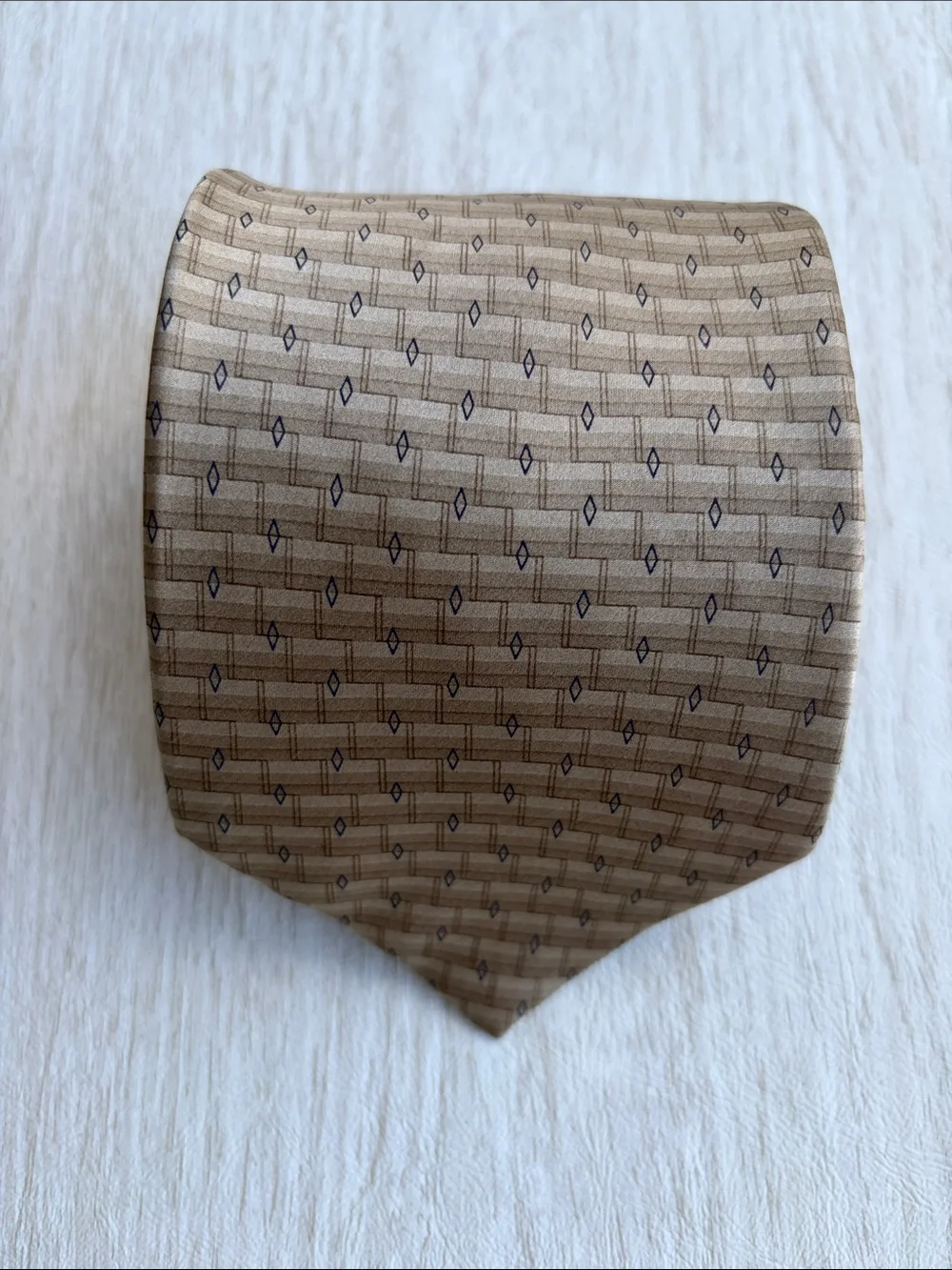 Arrow Men’s Beige Silk Geometric Tie